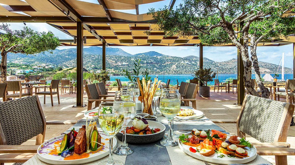 Zeus Eleva Mirabello Bay